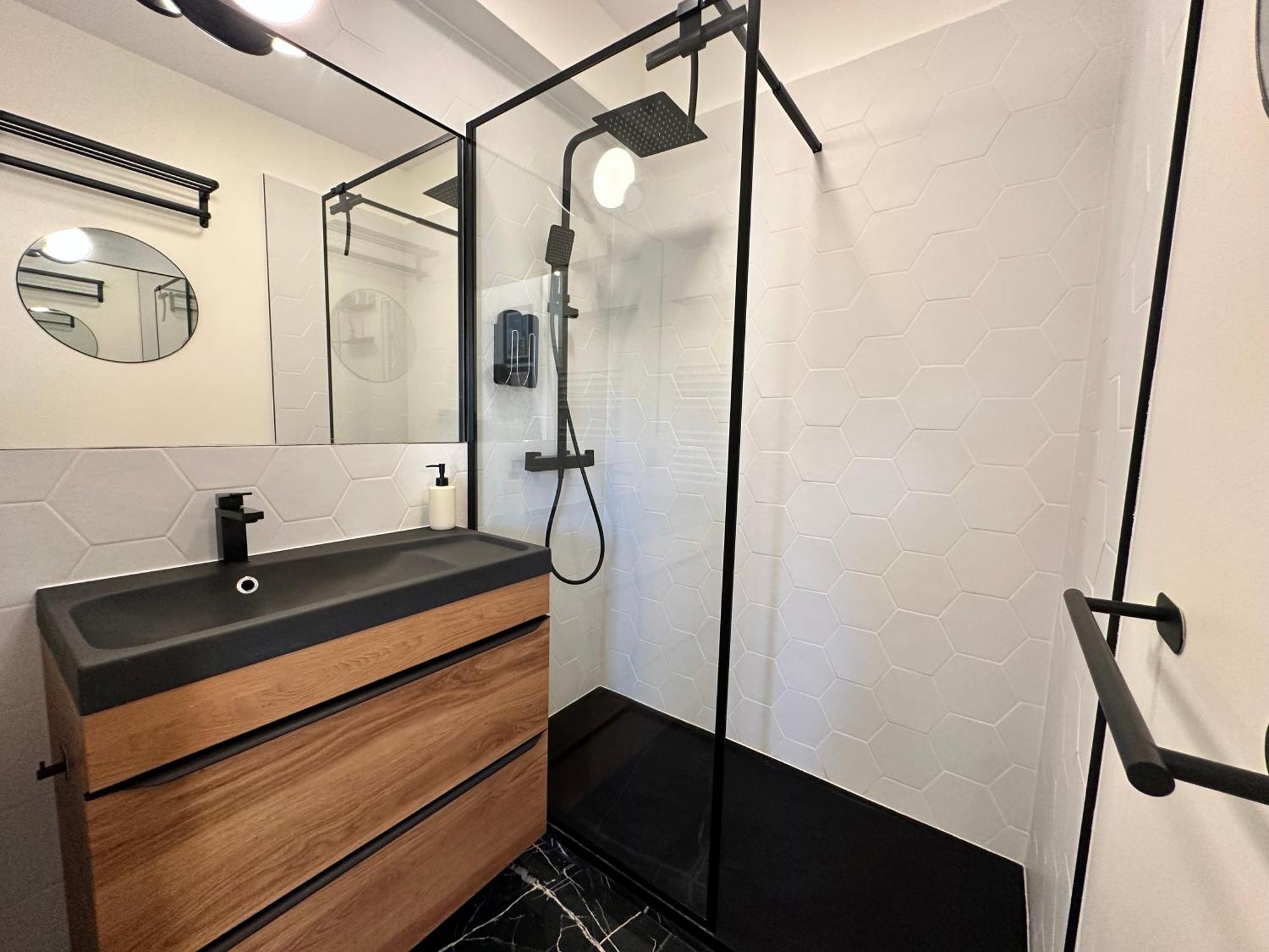 Elegant Appartement 2Pieces Piscinevue Mer Parking Vallauris Kültér fotó