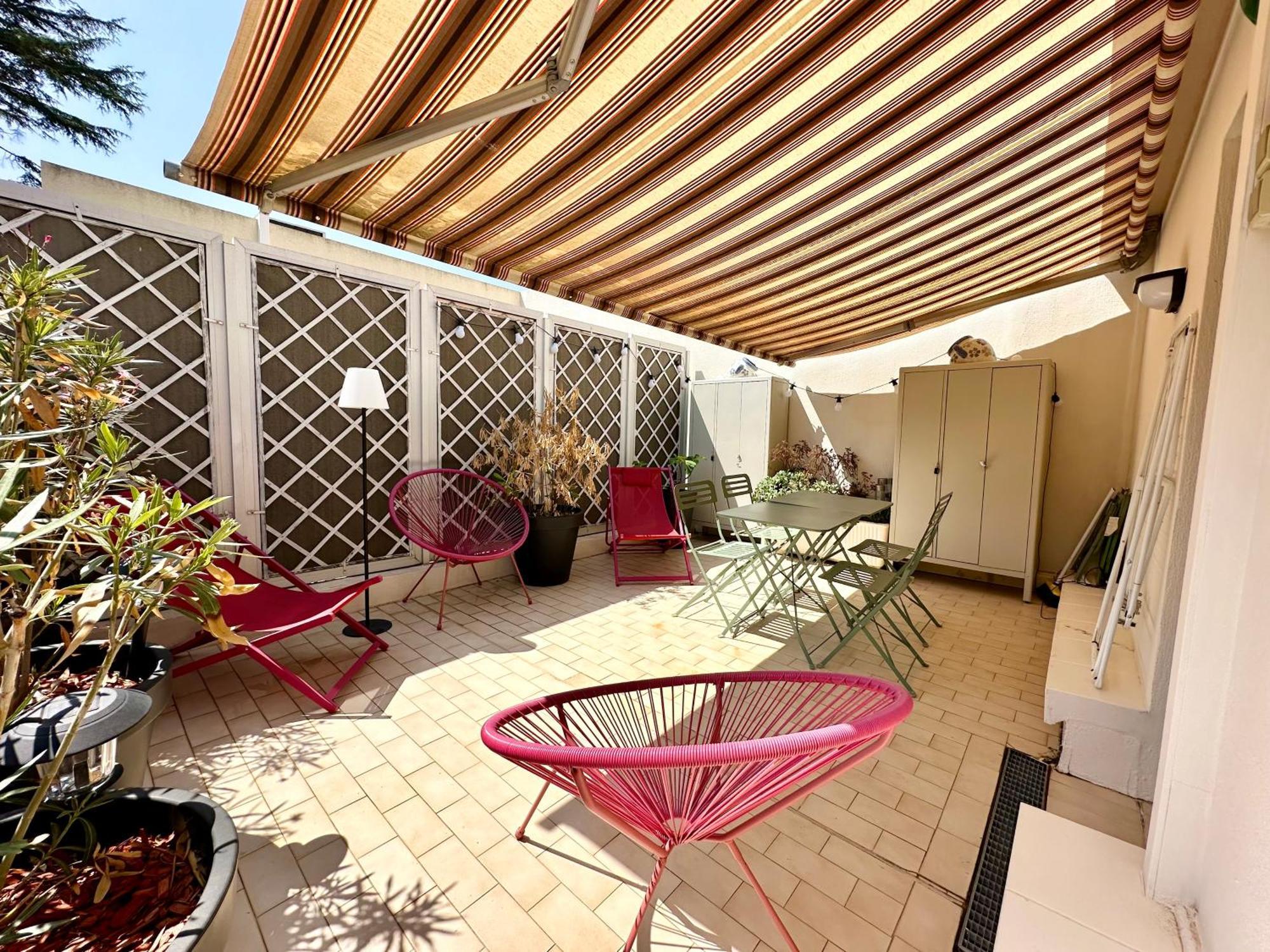 Elegant Appartement 2Pieces Piscinevue Mer Parking Vallauris Kültér fotó
