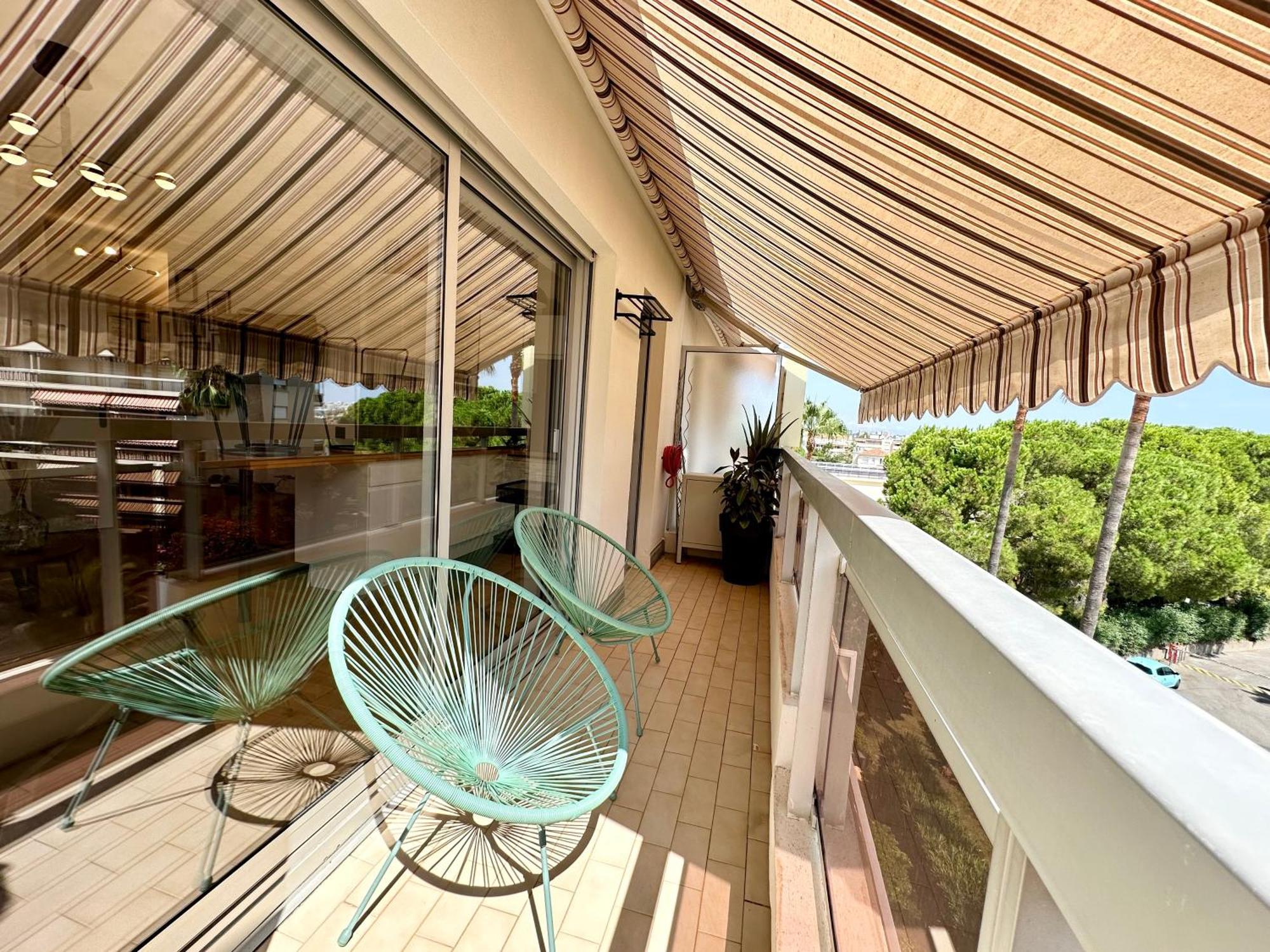 Elegant Appartement 2Pieces Piscinevue Mer Parking Vallauris Kültér fotó