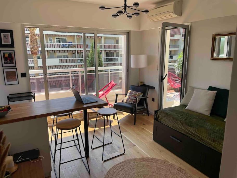 Elegant Appartement 2Pieces Piscinevue Mer Parking Vallauris Kültér fotó